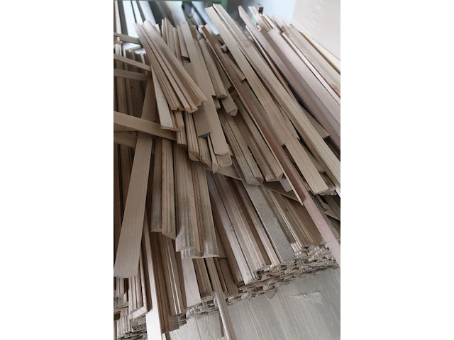 Stapelbare metalen houder + inhoud - afbeelding 3 van  4