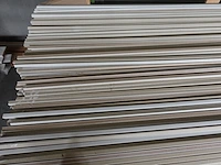 Stapelbare metalen houder + inhoud - afbeelding 2 van  4