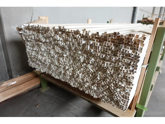 Stapelbare metalen houder + inhoud - afbeelding 4 van  4