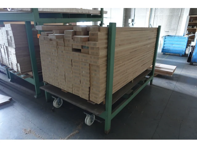 Stapelbare metalen houder + inhoud - afbeelding 2 van  5