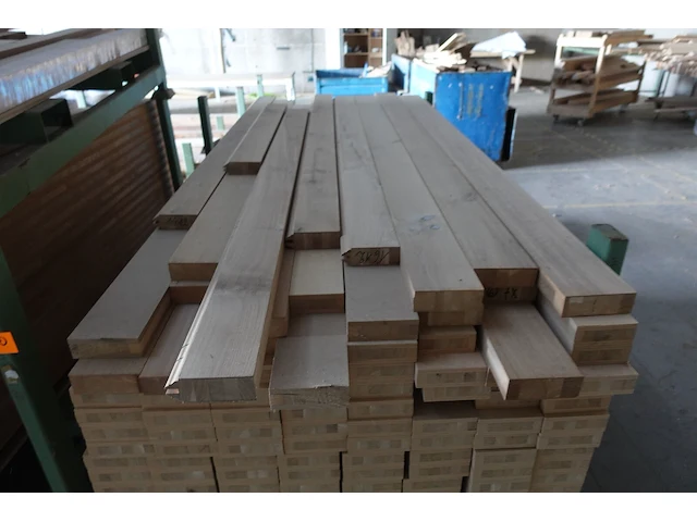 Stapelbare metalen houder + inhoud - afbeelding 3 van  5