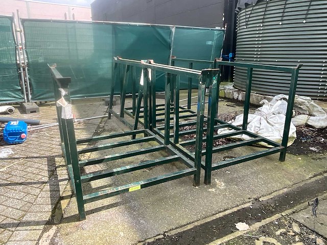 Stapelbare stalen opslagrekken / transportframes - afbeelding 5 van  7
