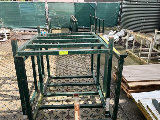 Stapelbare stalen opslagrekken / transportframes - afbeelding 1 van  3