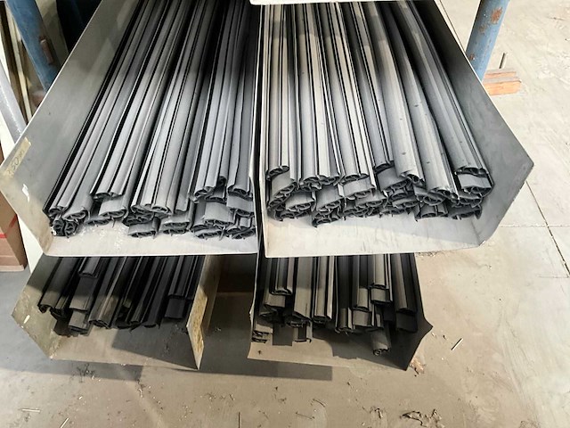 Stapeljuk met inhoud (3x) - afbeelding 4 van  4