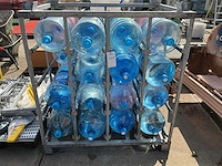 Stapeljuk met inhoud voor waterbidons - afbeelding 1 van  1