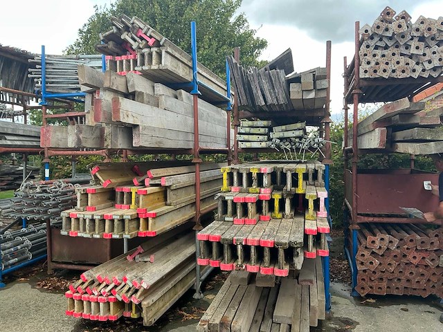 Stapeljukken met bekistingsbalken (5x) - afbeelding 1 van  7