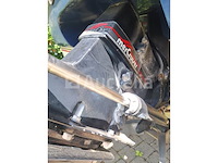 Starcraft 1710 recreatieve binnenboordboot in gebruik, dubbelassige aanhanger, accessoires - afbeelding 3 van  29