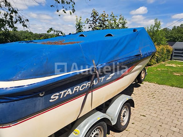 Starcraft 1710 recreatieve binnenboordboot in gebruik, dubbelassige aanhanger, accessoires - afbeelding 14 van  29