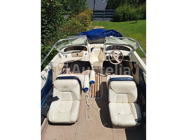 Starcraft 1710 recreatieve binnenboordboot in gebruik, dubbelassige aanhanger, accessoires - afbeelding 23 van  29