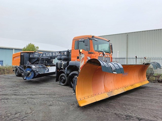 Startbaan sneeuwschuiver schmidt tsj630 man diesel 315kw 2008 - afbeelding 1 van  1