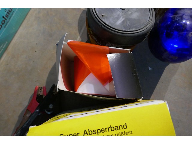 Startkabels en verkeersmateriaal - afbeelding 4 van  4