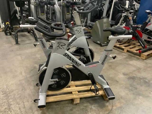 Startrac nxt 2x indoorcycle spinningbike - afbeelding 1 van  9