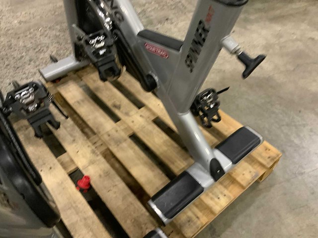 Startrac nxt 2x indoorcycle spinningbike - afbeelding 6 van  7