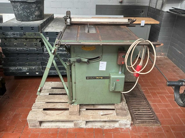 Startrite cirkelzaagmachine - afbeelding 1 van  7
