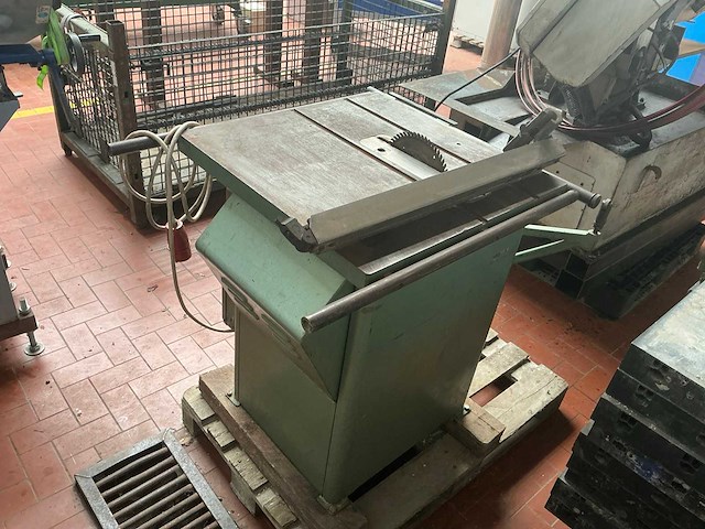 Startrite cirkelzaagmachine - afbeelding 6 van  7