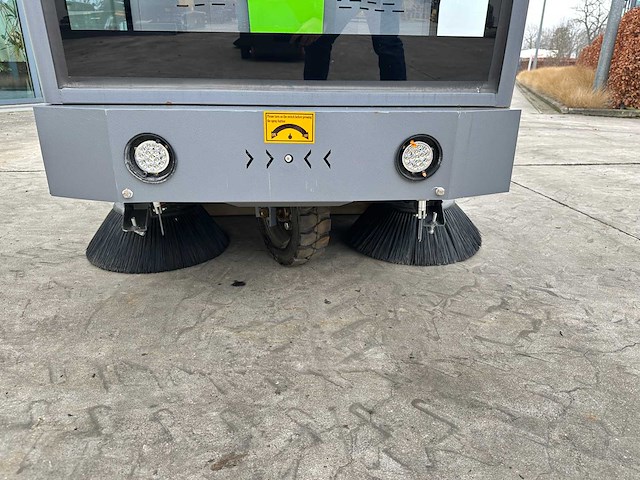 Starvox - 2025 - d19 - straatveegmachine - afbeelding 3 van  29