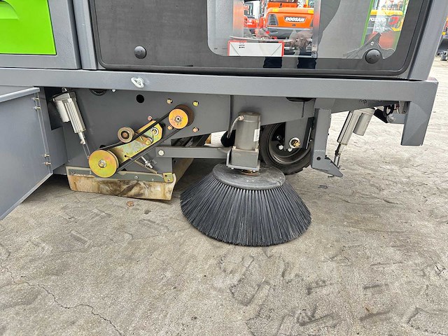 Starvox - 2025 - d19 - straatveegmachine - afbeelding 5 van  29