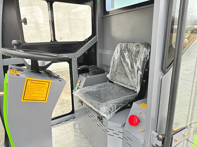 Starvox - 2025 - d19 - straatveegmachine - afbeelding 8 van  29