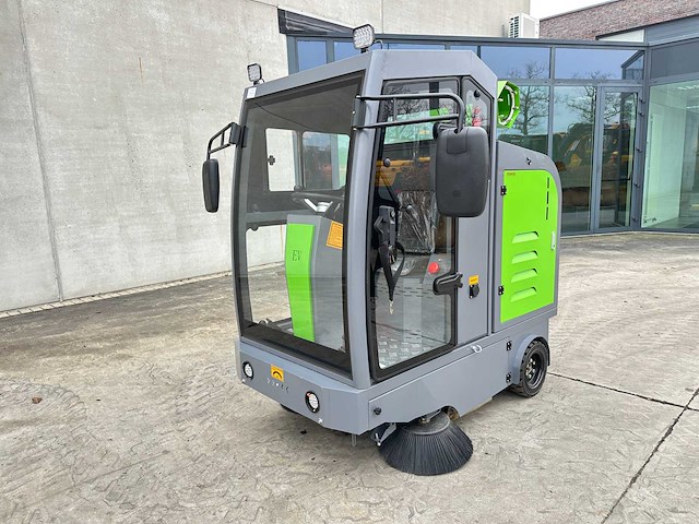 Starvox - 2025 - d19 - straatveegmachine - afbeelding 1 van  29