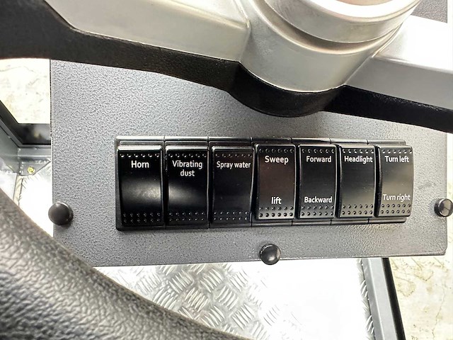 Starvox - 2025 - d19 - straatveegmachine - afbeelding 11 van  29