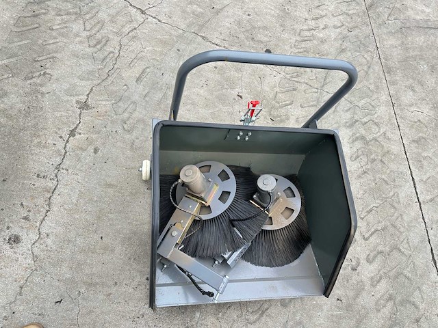 Starvox - 2025 - d19 - straatveegmachine - afbeelding 13 van  29