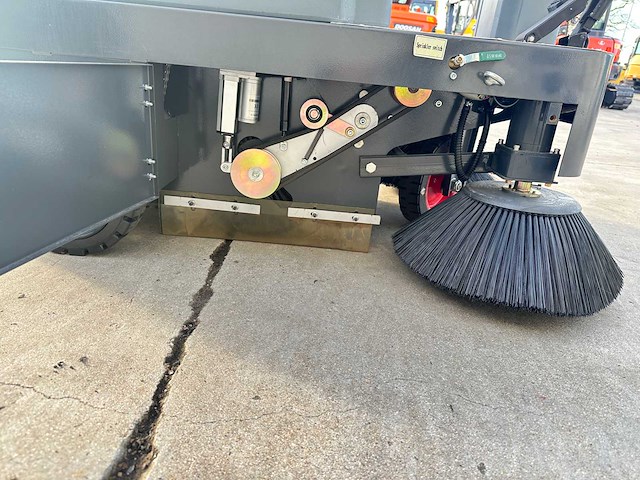 Starvox - 2025 - sv-1260 - straatveegmachine - afbeelding 8 van  23