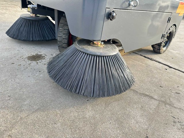 Starvox - 2025 - sv-1260 - straatveegmachine - afbeelding 9 van  23