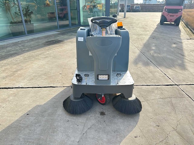 Starvox - 2025 - sv-1260 - straatveegmachine - afbeelding 17 van  23