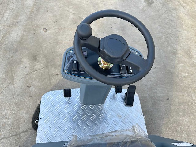 Starvox - 2025 - sv-1260 - straatveegmachine - afbeelding 23 van  23