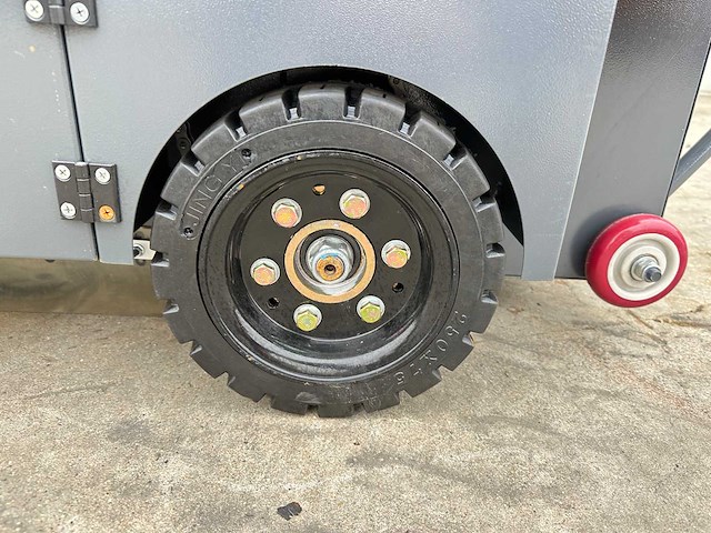 Starvox - 2025 - sv-1260 - straatveegmachine - afbeelding 4 van  23