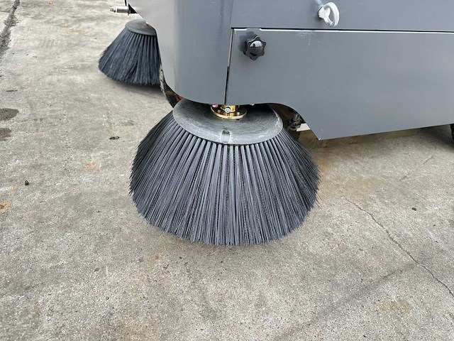 Starvox - 2025 - sv-1260 - straatveegmachine - afbeelding 5 van  23