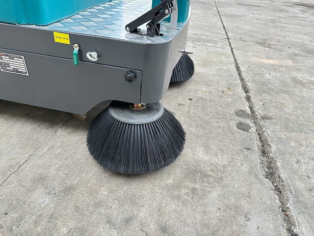 Starvox - 2025 - sv-1260 - straatveegmachine - afbeelding 7 van  23