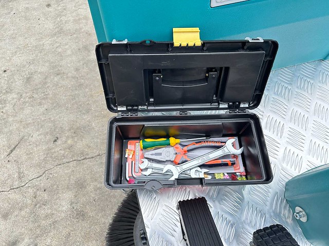 Starvox - 2025 - sv-1260 - straatveegmachine - afbeelding 15 van  23