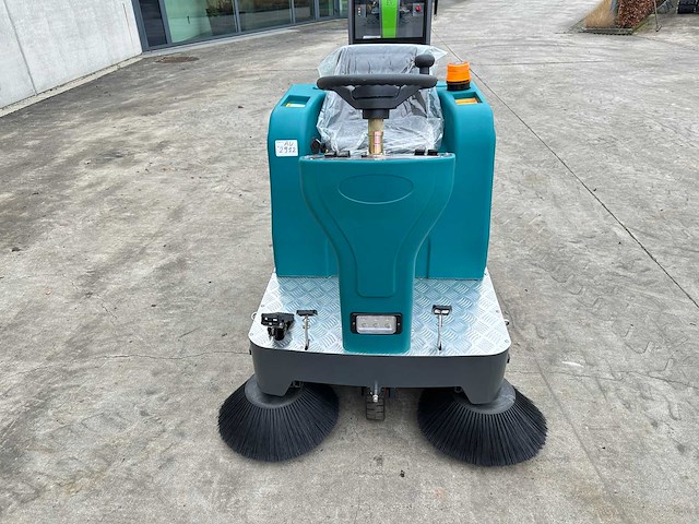 Starvox - 2025 - sv-1260 - straatveegmachine - afbeelding 12 van  23