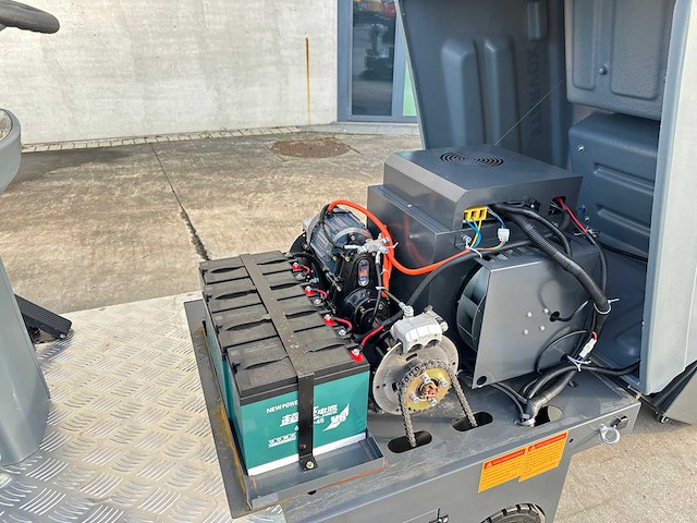 Starvox - 2025 - sv-1260 - zelfrijdende veegmachine - afbeelding 3 van  20
