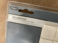 Starx zelfklevend vilt 25x25 mm (44x) - afbeelding 2 van  3