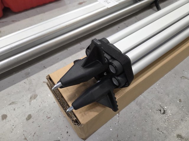 Statief voor laser (nieuw) - afbeelding 2 van  5