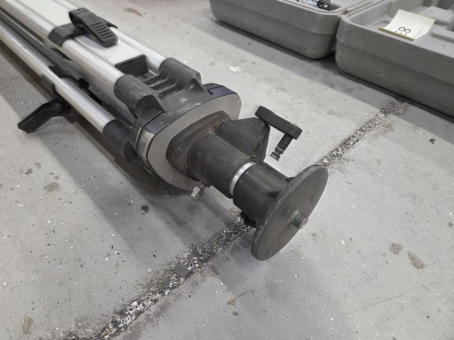 Statief voor laser - afbeelding 4 van  4