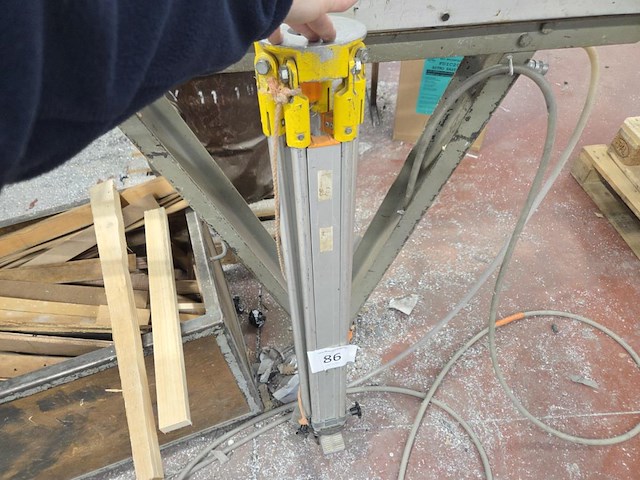 Statief voor laser - afbeelding 1 van  3