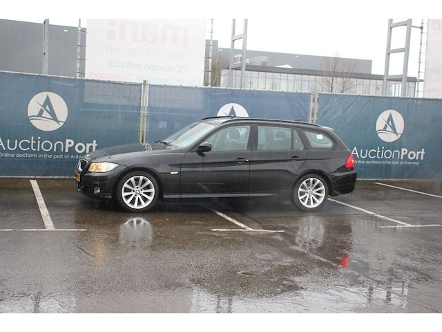 Stationwagen bmw 318i benzine 136pk 2011 - afbeelding 1 van  1