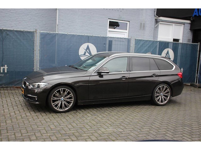 Stationwagen bmw 330i benzine 252pk 2018 - afbeelding 1 van  1