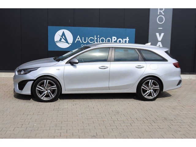 Stationwagen kia ceed benzine 100pk 2024 (marge) - afbeelding 1 van  1
