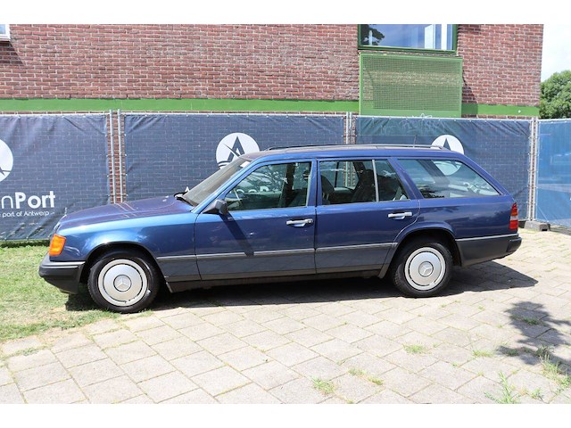 Stationwagen mercedes-benz 300 diesel 113pk 1988 - afbeelding 1 van  1