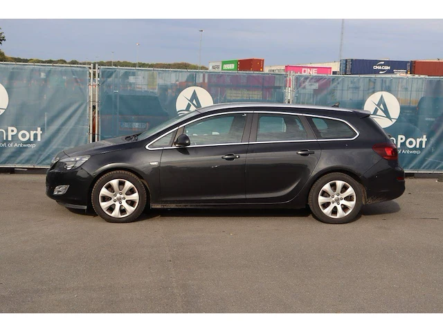 Stationwagen opel astra diesel 110pk 2012 (marge) - afbeelding 1 van  1