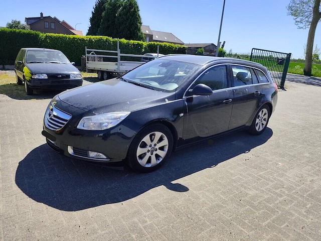 Stationwagen opel insignia , type og-a, variant fy11, versie 1a09b6bdgkk5, ch.nr. w0lgm8ey1a1130895, bouwjaar 04-01-2011 (sleutel, boorddocumenten: alleen gelijkvormigheidsattest) - afbeelding 1 van  32