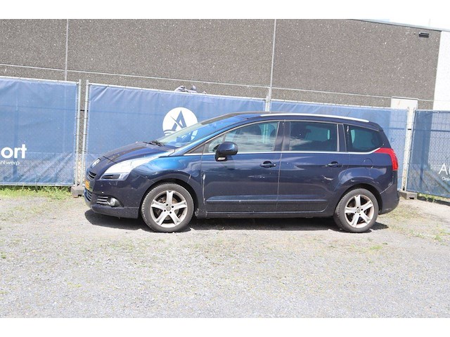 Stationwagen peugeot 5008 benzine 157pk 2011 - afbeelding 1 van  1