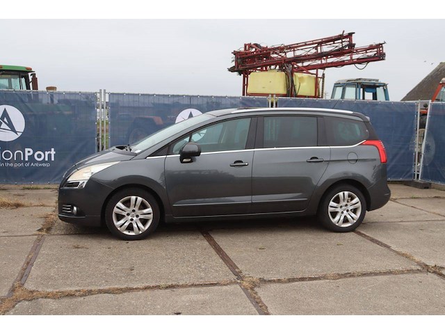 Stationwagen peugeot 5008 benzine 157pk 2011 - afbeelding 1 van  1