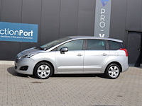 Stationwagen peugeot 5008 hatchback diesel 120pk