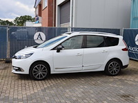 Stationwagen renault megane scenic benzine 132pk 2014