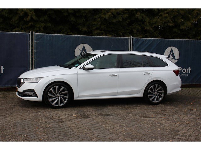 Stationwagen skoda octavia combi 1.0 e-tsi business edition plus hybride 111pk 2021 - afbeelding 1 van  1